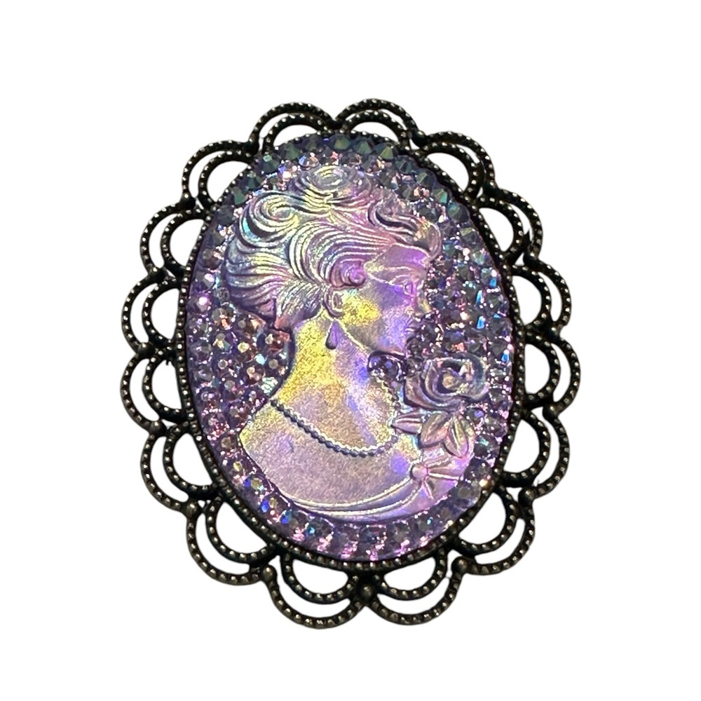 Vintage Style Soft Pink and Purple Cameo Brooch Pin